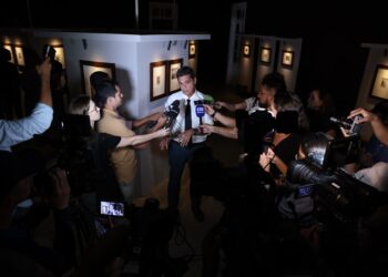 Governador anuncia prorrogação da exposição de Rembrandt no Palácio Anchieta