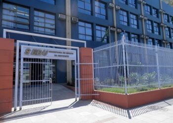Sedu publica editais com investimento superior a R$ 110 milhões para modernização tecnológica das escolas
