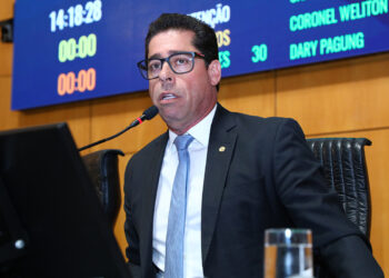 Assembleia Legislativa admite renúncia do governador Renato Casagrande