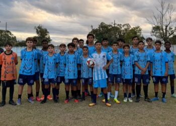 Jovem capixaba vai entrar em campo com a bola do jogo em Brasil x Escócia na Copa
